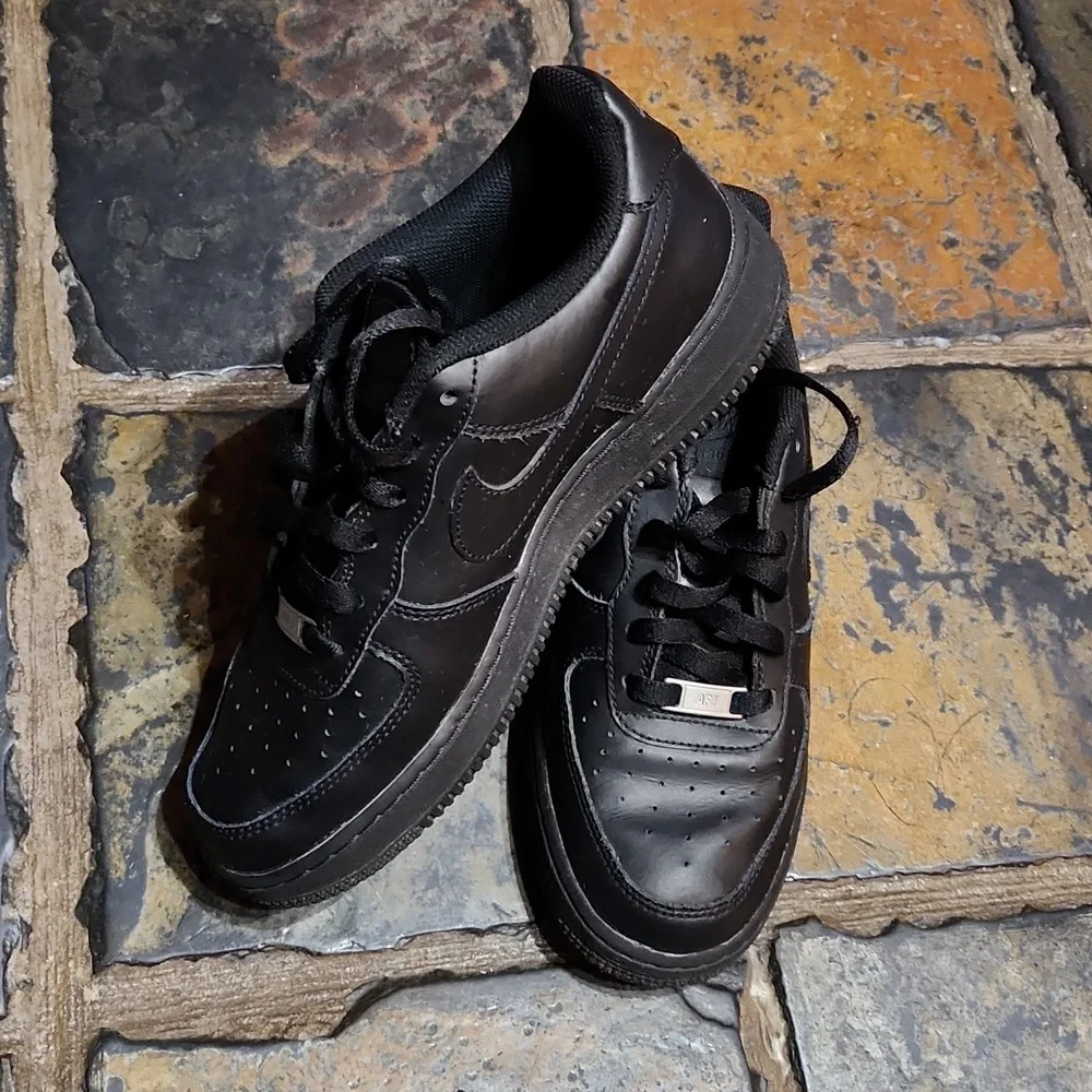Nike AF 1. Size 7 Youth - Picture 2 of 11